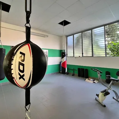 Studio With Gym Near Milan Metro Апартаменты *
