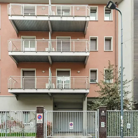 Апартаменты Studio With Gym Near Milan Metro Милан